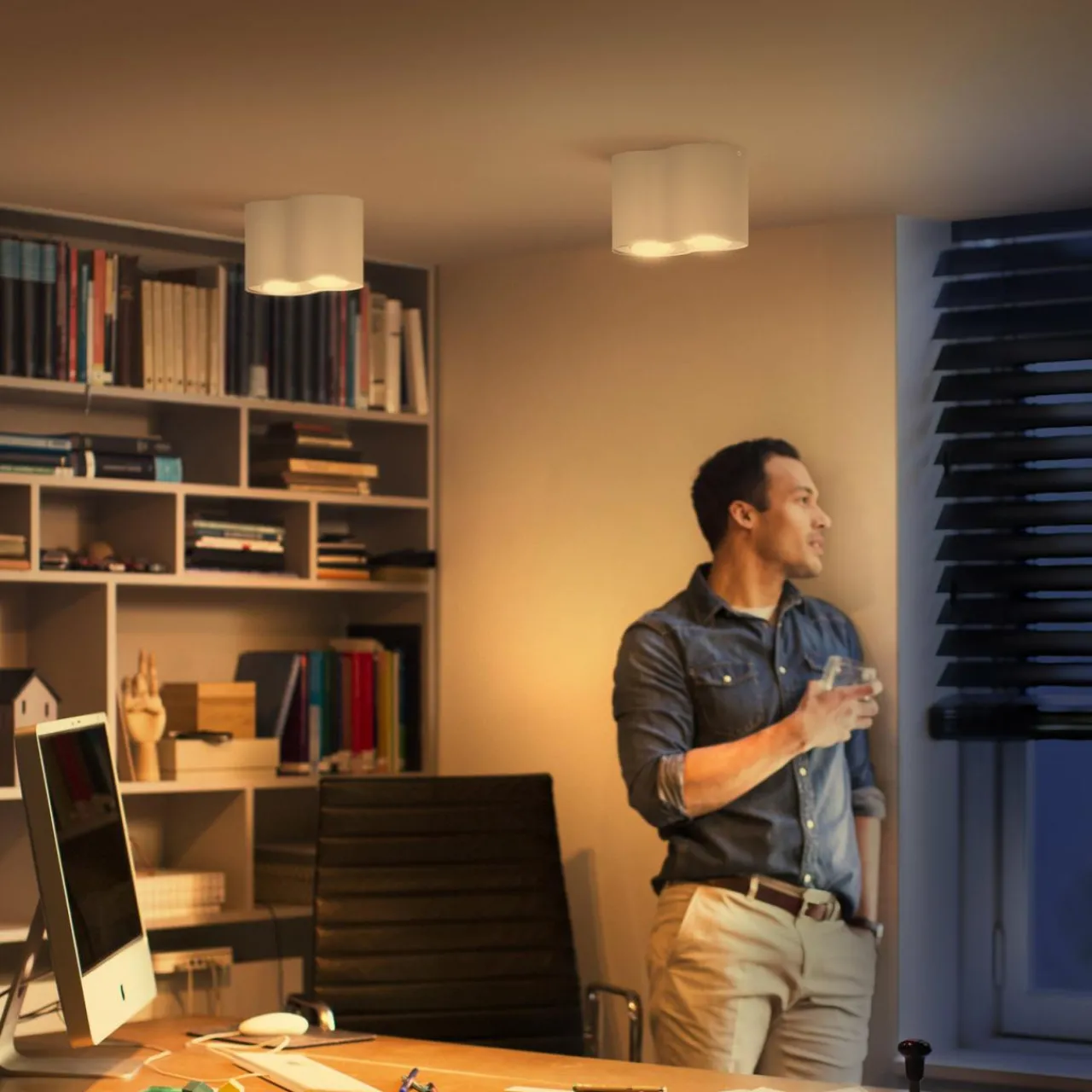 philips_hue_white_ambiance_pillar_spot_led___lampes_blanc_0.webp Philips Hue White Ambiance Pillar spot LED à 2 lampes, blanc^ Spots Connectés