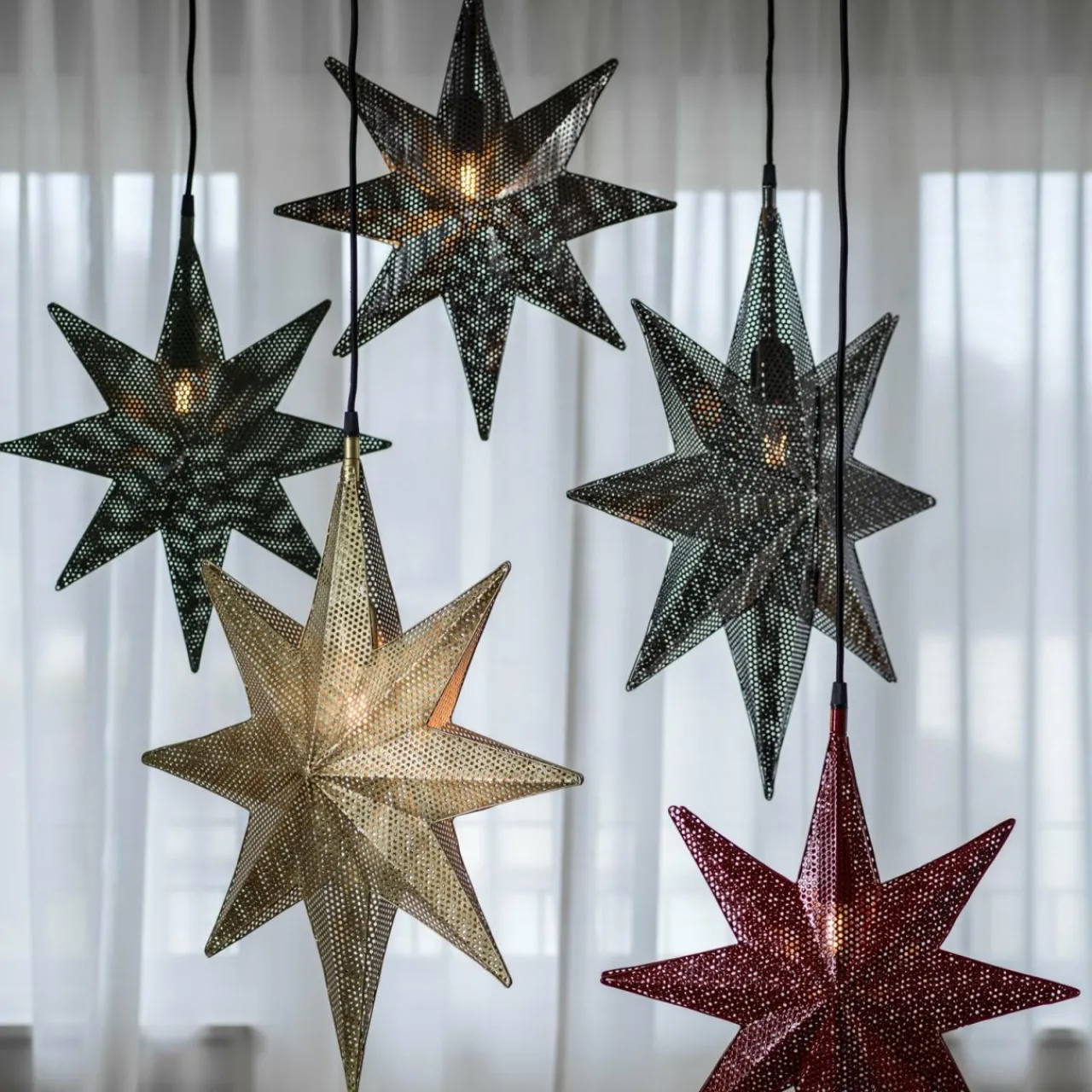 pr_home_capella_toile_dcorative__branches_argent__cm_1.webp PR Home Capella Étoile décorative, 8 branches argent 40 cm^ Lumière De Noël