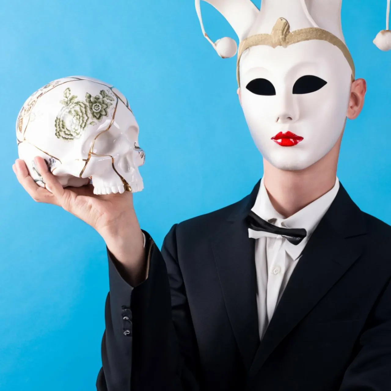 seletti_sculpture_kintsugi_skull_blanc_porcelaine_or_4.webp SELETTI Sculpture Kintsugi Skull, blanc, porcelaine, or^ Meubles & Aménagements