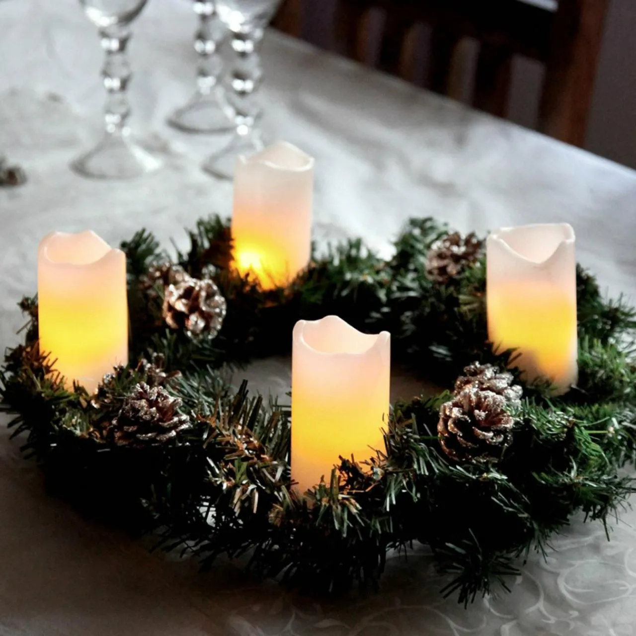 set_de__bougies_led_candle_tlcommande_blanc_1.webp STAR TRADING Set de 4 bougies LED Candle, télécommande, blanc^ Lumière De Noël