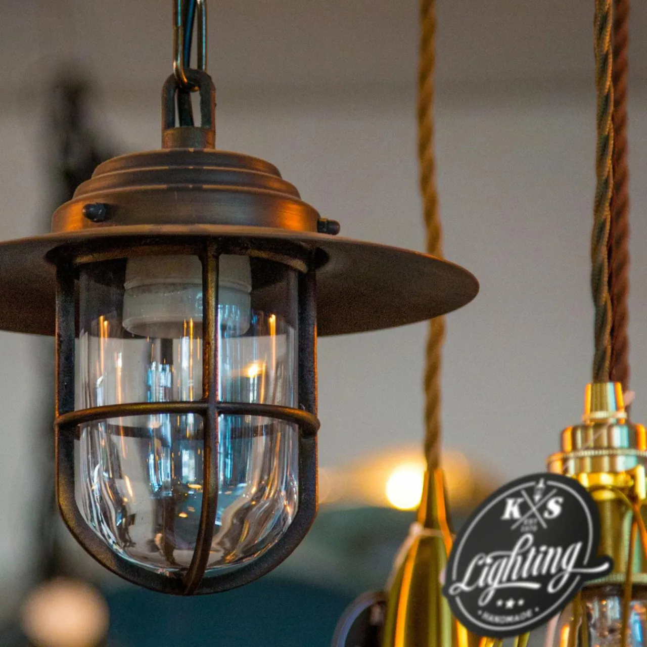 suspension_dextrieur_labenne_forme_de_lanterne_1.webp K.S. Verlichting Suspension d'extérieur Labenne, forme de lanterne^ Suspensions D'Extérieur