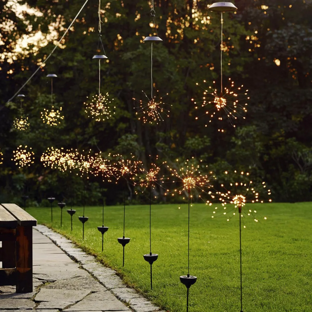 suspension_led_solaire_firework_4.webp STAR TRADING Suspension LED solaire Firework^ Lampes Décoratives