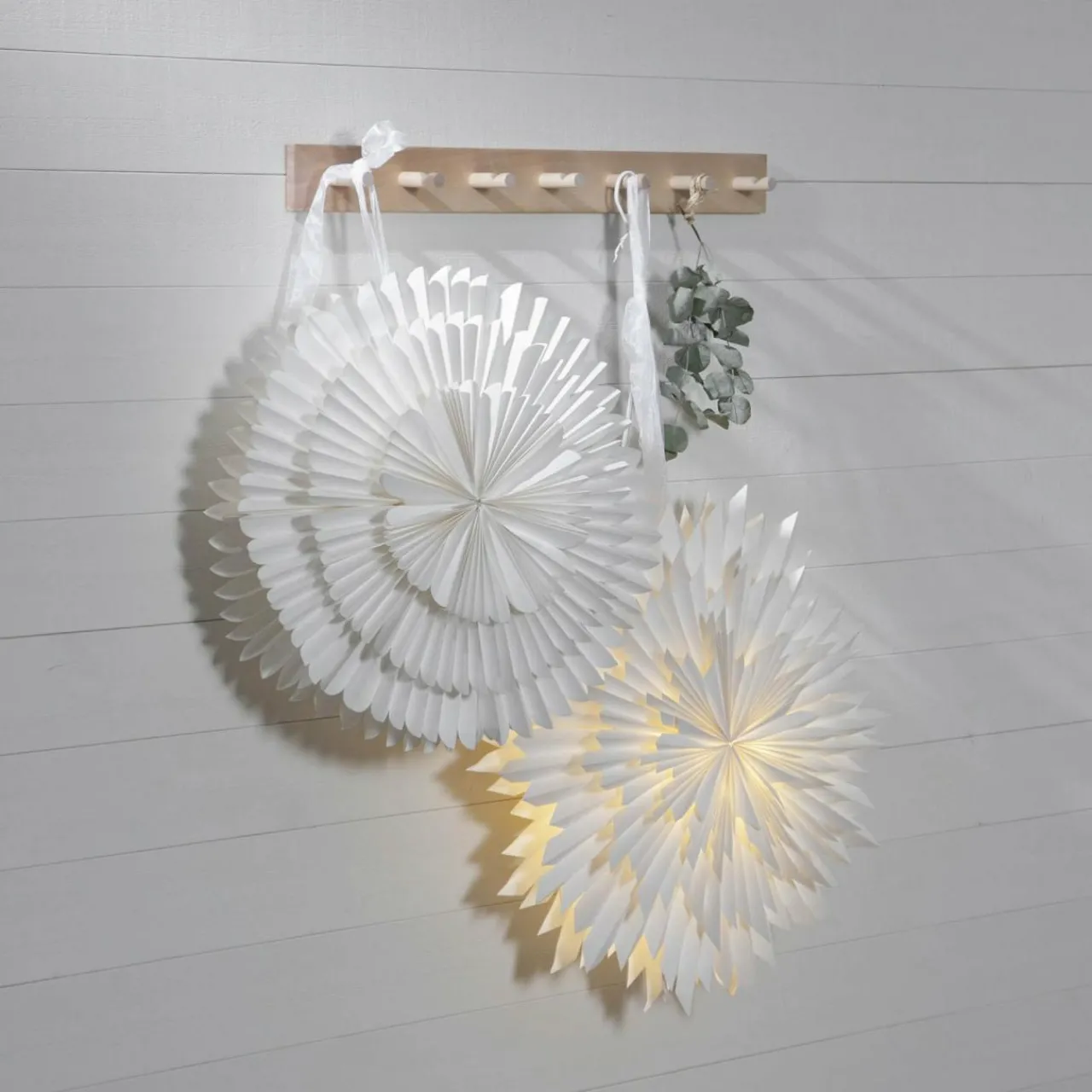 toile_dco_frost_papier_sans_douille_cm_blanc_0.webp STAR TRADING Étoile déco Frost papier sans douille Ø50cm blanc^ Lumière De Noël