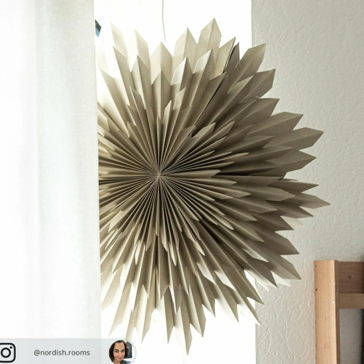 toile_dco_ice_papier_sans_douille_beige_3.webp STAR TRADING Étoile déco Ice, papier sans douille, beige^ Lumière De Noël