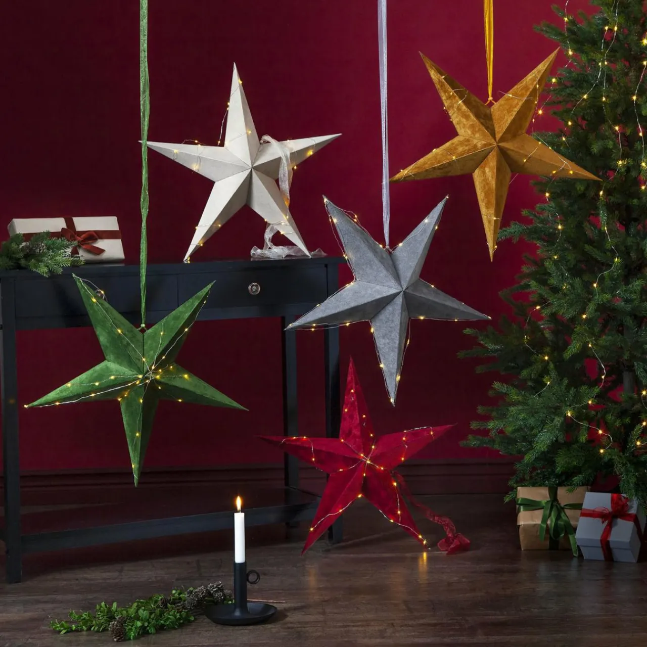toile_dco_velvet_guirlande_led_dew_drop_rouge_1.webp STAR TRADING Étoile déco Velvet guirlande LED Dew Drop rouge^ Lumière De Noël