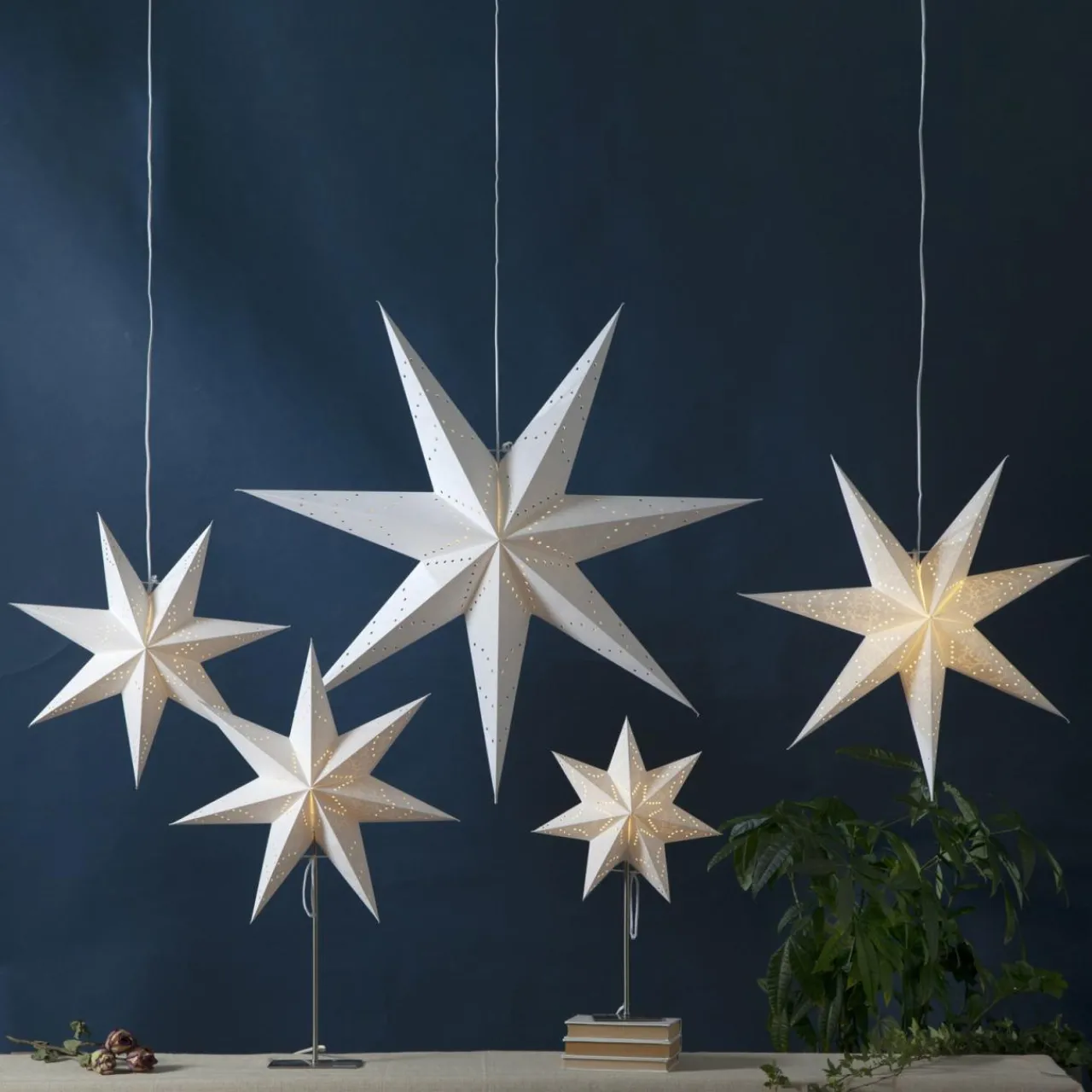 toile_suspendue_sensy__cm_blanche_1.webp STAR TRADING Étoile suspendue Sensy, Ø 100 cm, blanche^ Lumière De Noël