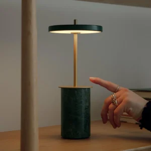 UMAGE Lampe à poser LED rechargeable Asteria Move Mini, vert 26 cm IP44^ Lampes Décoratives