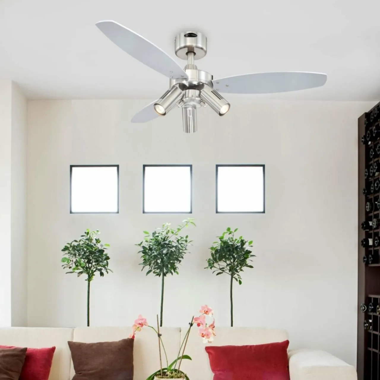 ventilateur_de_plafond___lampes_jet_plus_1.webp Westinghouse Ventilateur de plafond à 3 lampes JET PLUS^ Ventilateurs