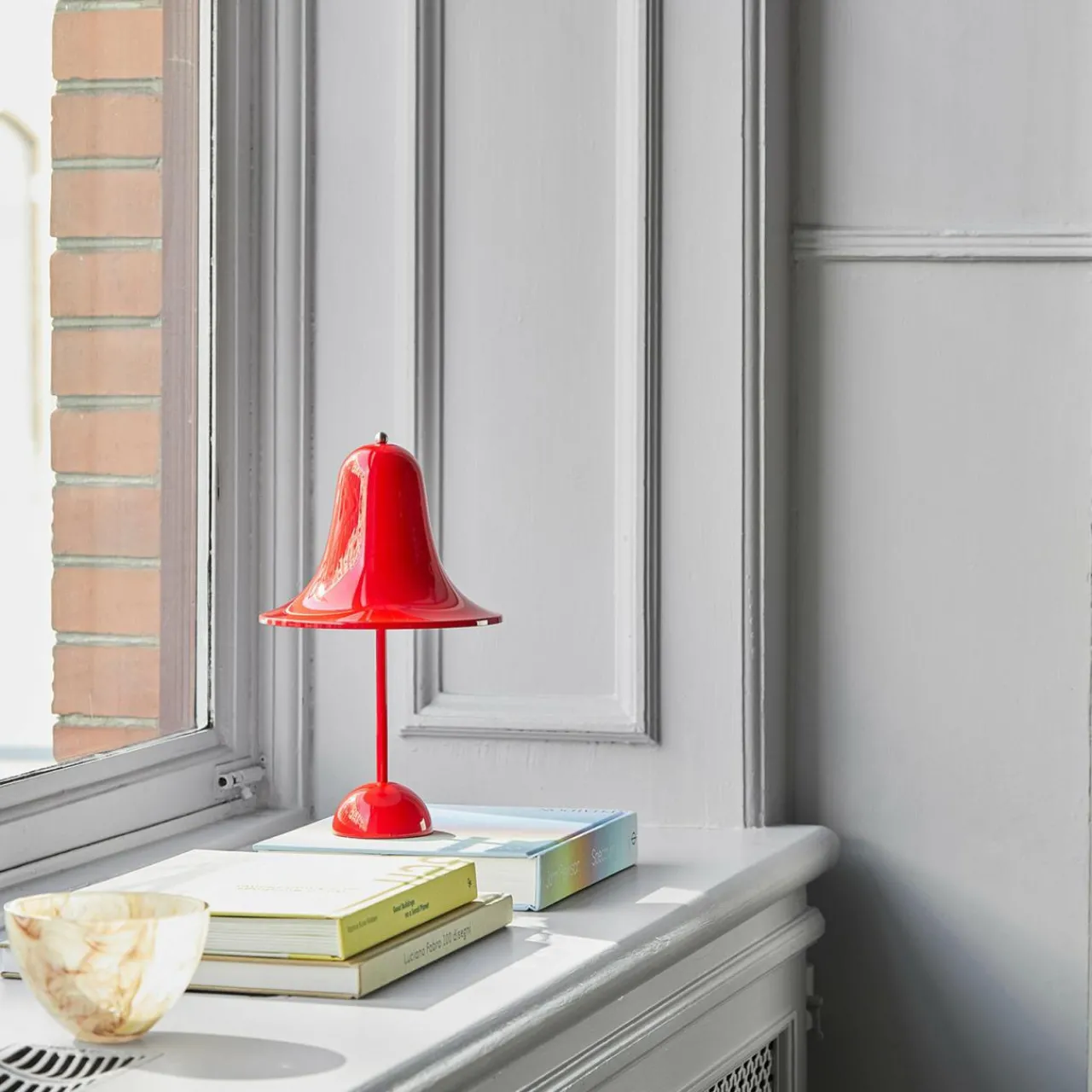 verpan_pantop_portable_lampe_led_rouge_brillant_0.webp Verpan Pantop portable lampe LED, rouge brillant^ Lampes Décoratives