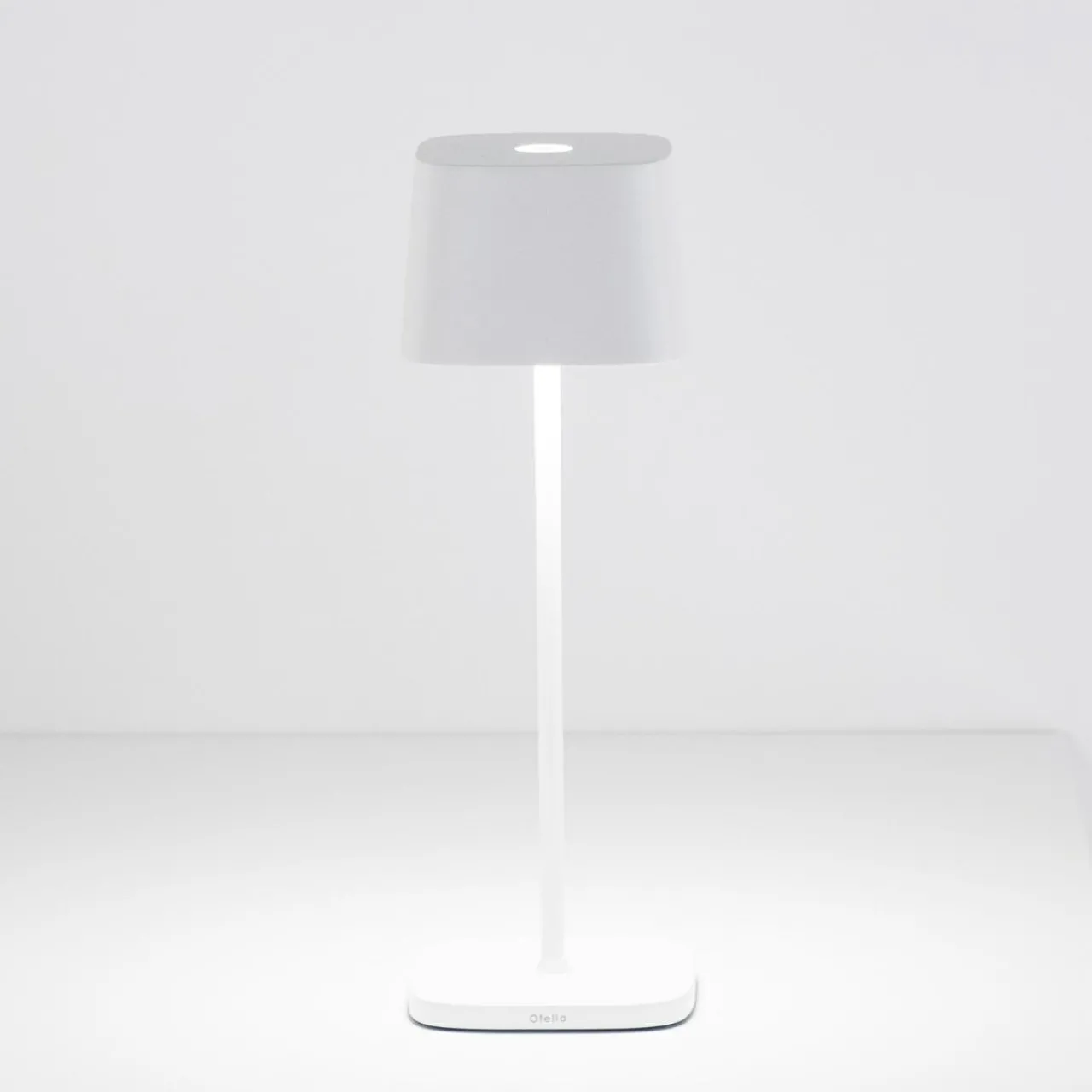 zafferano_ofelia_k_lampe__poser_rechargeable_ip_blanc_1.webp Zafferano Ofelia 3K lampe à poser rechargeable IP65 blanc^ Lampes Décoratives