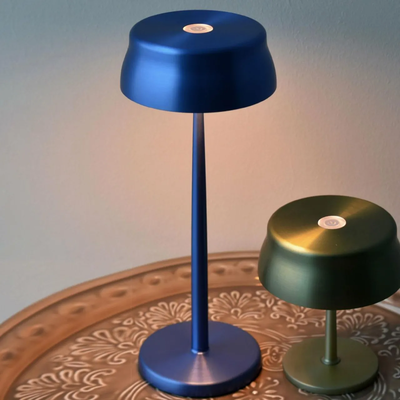 zafferano_sister_light_lampe__poser_led_rechargeable_bleu_0.webp Zafferano Sister Light lampe à poser LED rechargeable, bleu^ Lampes Décoratives